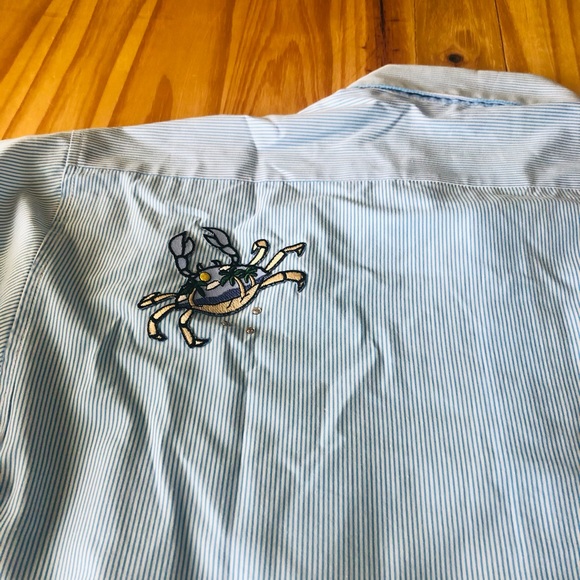 Las Olas Button Shirt Collared Light Blue Stripe Embellished Crabs Sz L - Picture 9 of 12
